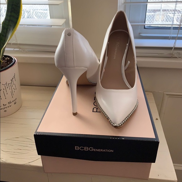 BCBGENERATION Holli Pointed Toe Pump - Picture 1 of 8
